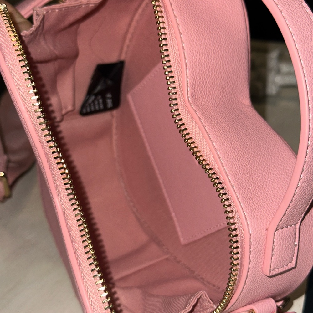 Like Dreams Pink Zipper Heartbreaker Valentines Day Heart Shaped Purse. New - Picture 4 of 7